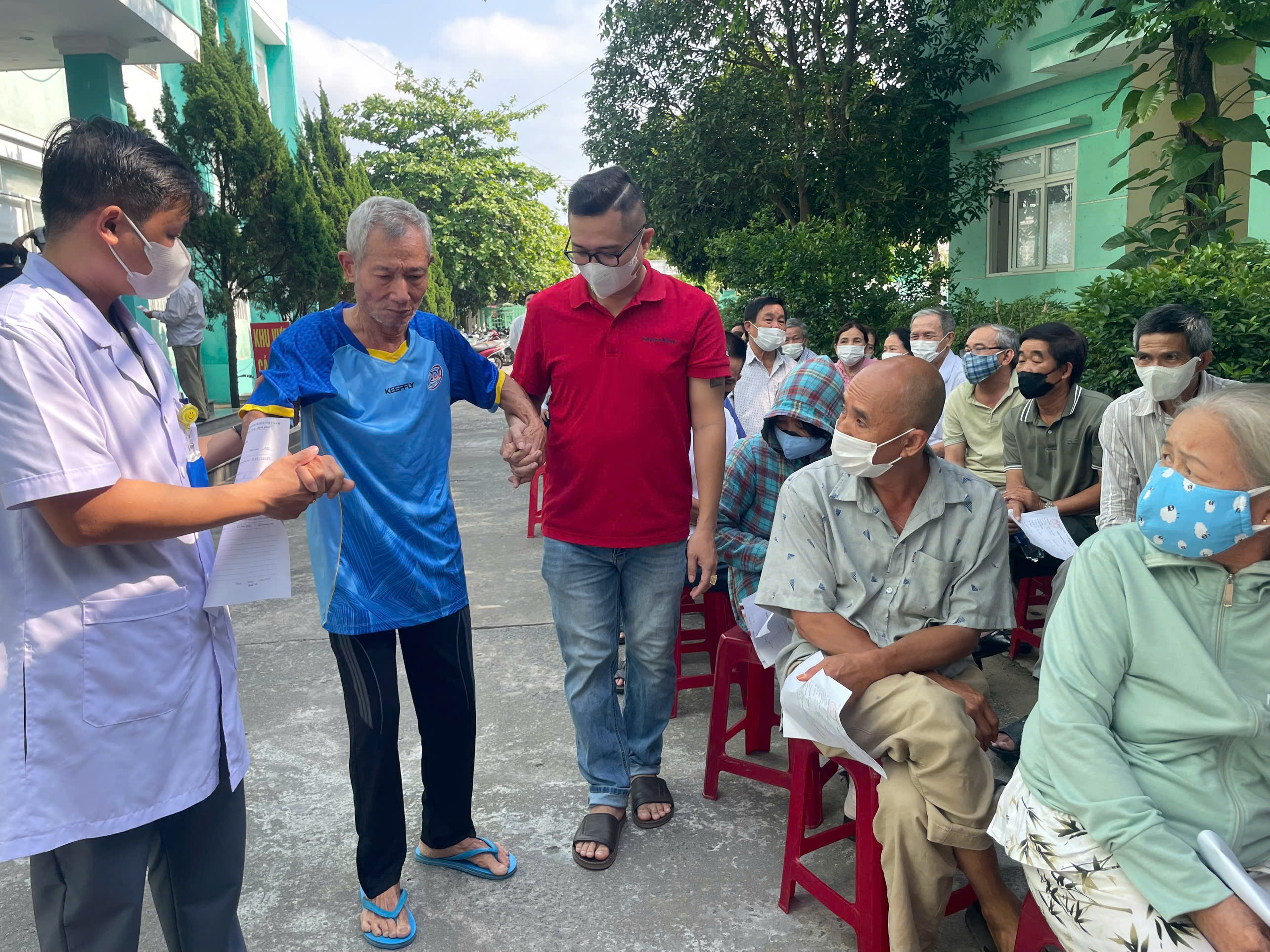 z7651818761916_26ba9e525444c67d257bb9df59cba9d9